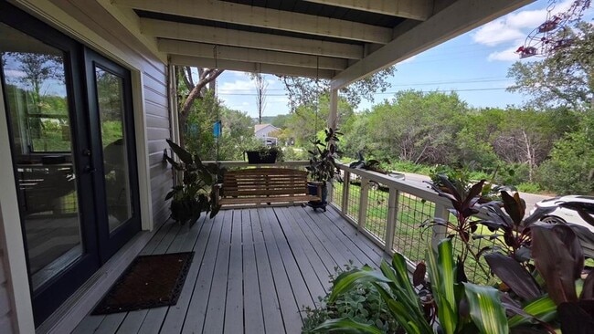 Building Photo - 2802 De Soto Dr