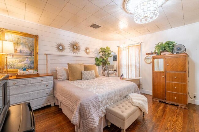 Foto del edificio - 714 E Jefferson St