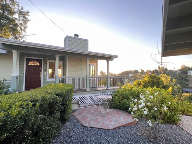 Building Photo - 1477 Montecito Dr
