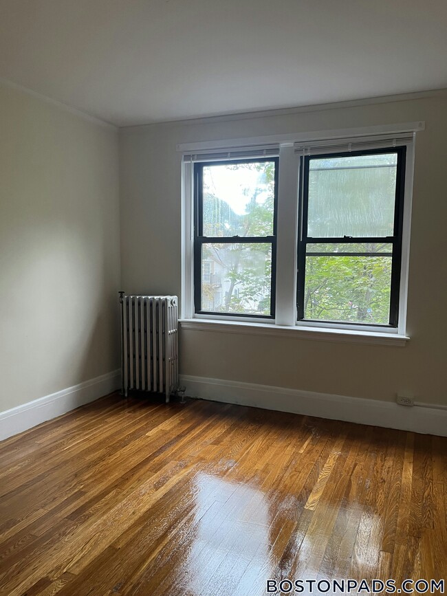 Foto del edificio - 349 Pleasant St