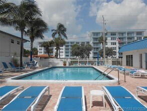 Building Photo - 4540 N Ocean Dr