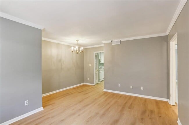 Building Photo - 91 Rumson Rd NE