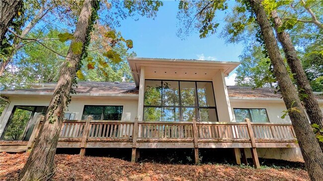 Foto del edificio - 2939 Rivercrest Dr