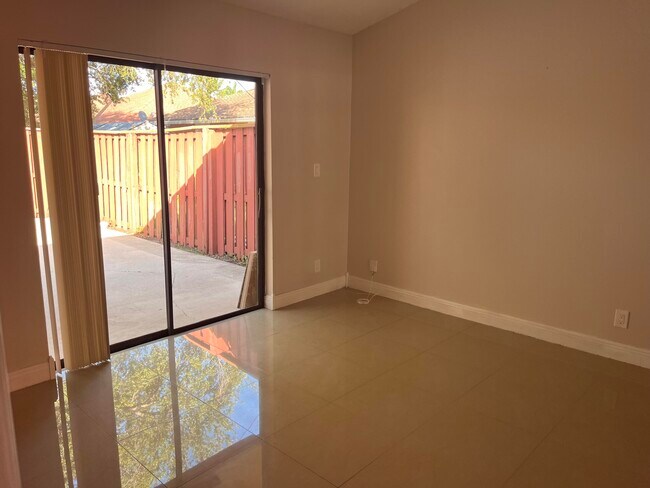 Foto del edificio - 1186 Periwinkle Pl