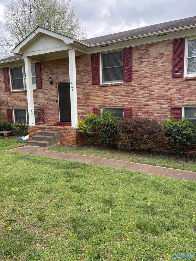Building Photo - 3102 Adonna Dr NW