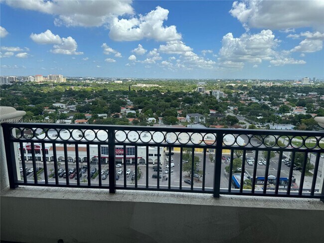 Foto del edificio - 3232 SW 22nd Terrace