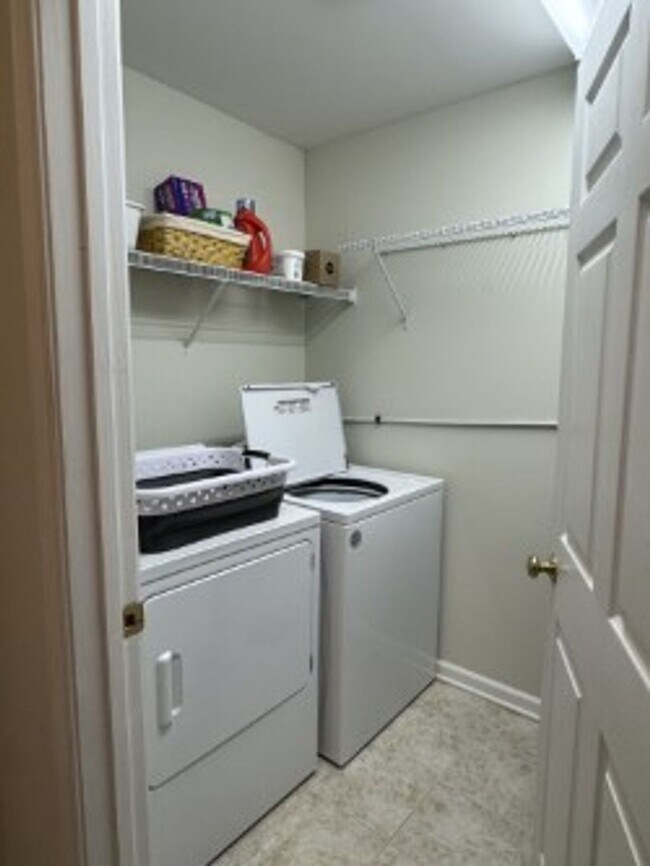 Building Photo - Fully Furnished 1BR Condo