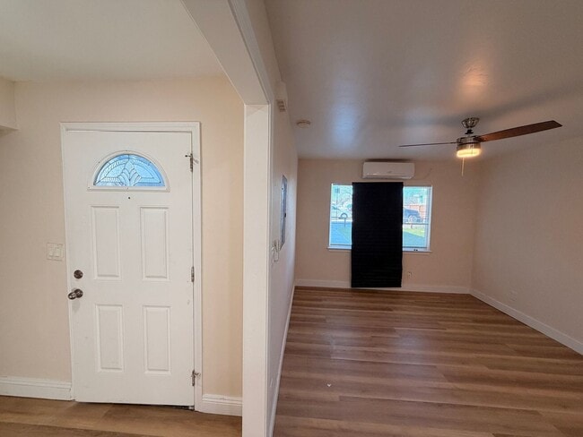 Building Photo - 2844 Rio Linda Blvd