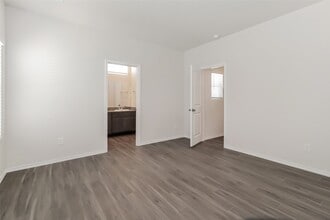 Building Photo - 15225 Estrella Rd E