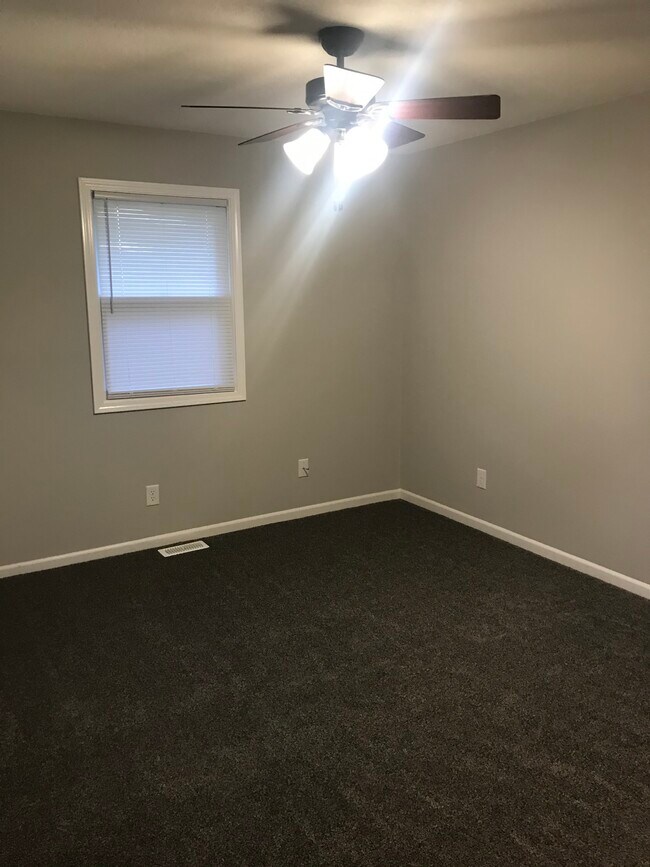 315 Lakeland Dr, Smithville, MO 64089 Townhome Rentals in Smithville