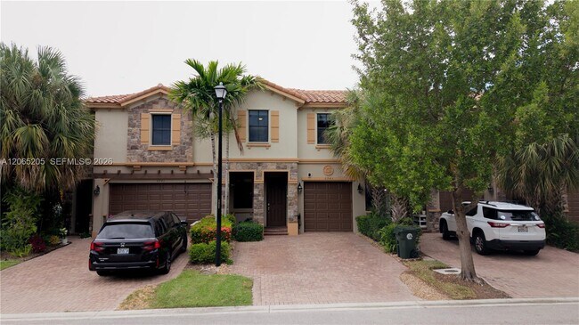Foto del edificio - 6943 Halton Park Ln