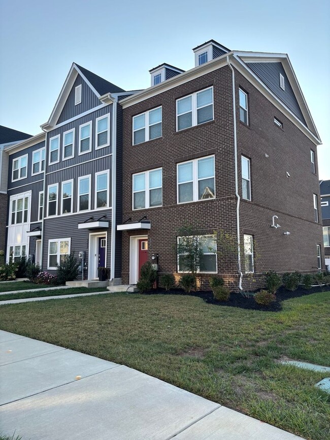 Foto del edificio - 6947 Farragut Dr