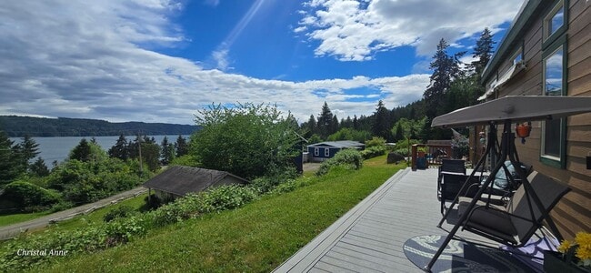 Building Photo - Fabulous Cabin over Hood Canal