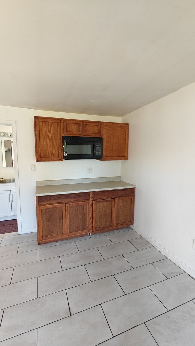 Building Photo - 6259 Paradise Valley Rd