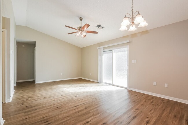 Building Photo - 3544 Lake Eleanor Dr