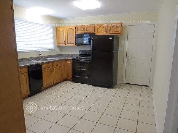 Foto del edificio - 1359 Raymond Dr