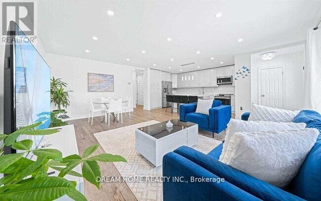 Building Photo - 302 Crosby Ave