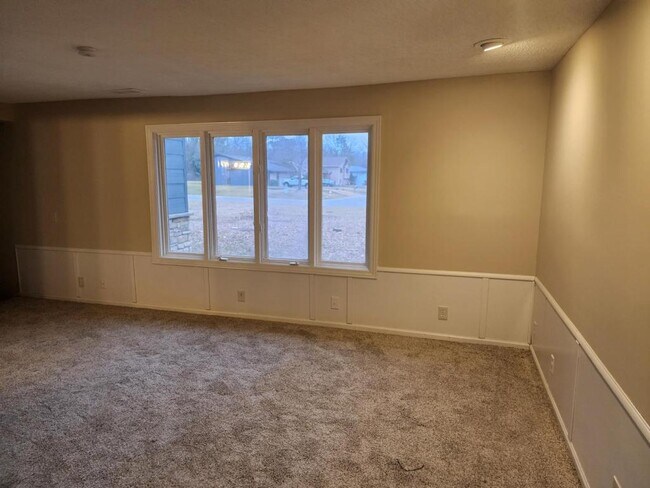 Foto del edificio - 543 123rd Avenue NW