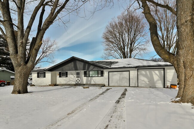 Foto del edificio - 1828 Juniper Ln