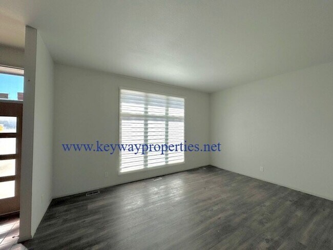 Building Photo - Welcome to Your New Home in NE Heights – S...