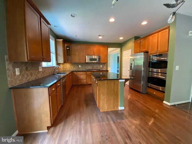 Foto del edificio - 1014 W Kensington Cir