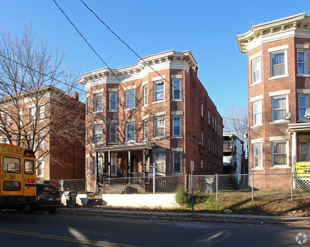 Primary Photo - 78 Hamilton St