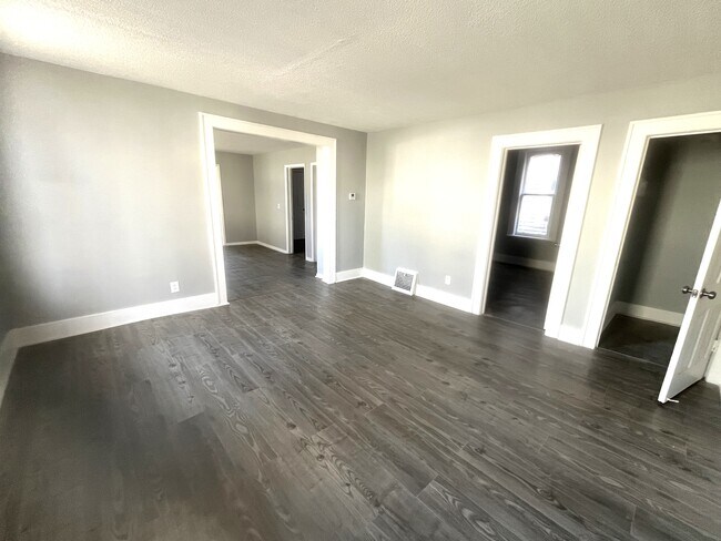 Foto del edificio - 417 W 17th St