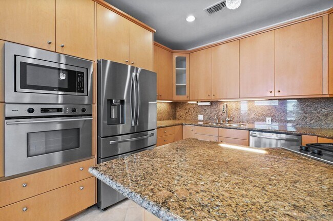 Building Photo - 7622 Herschel Ave