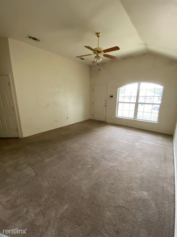 Foto del edificio - 3 br, 2 bath Duplex - 904 Crymes Ln B