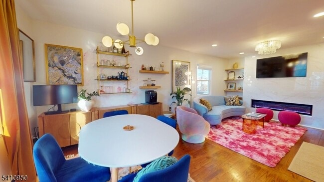 Building Photo - 121 3rd St