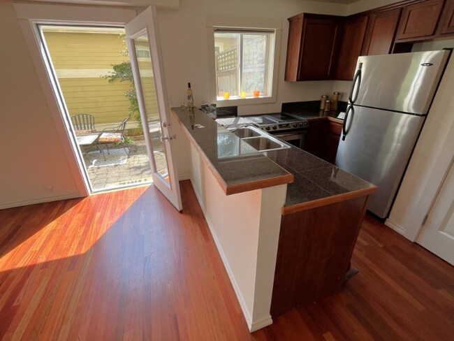 Foto del edificio - 5909 40th Ave SW