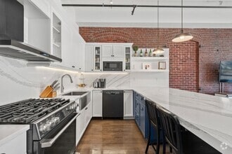 Building Photo - 21 Wormwood St