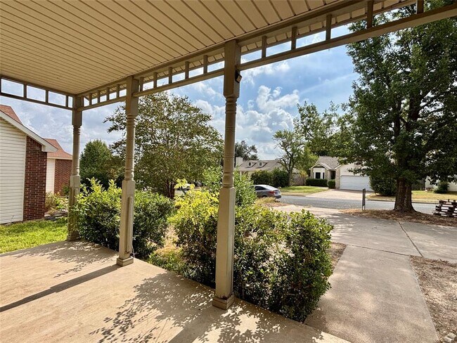 Building Photo - 2139 Cervin Blvd