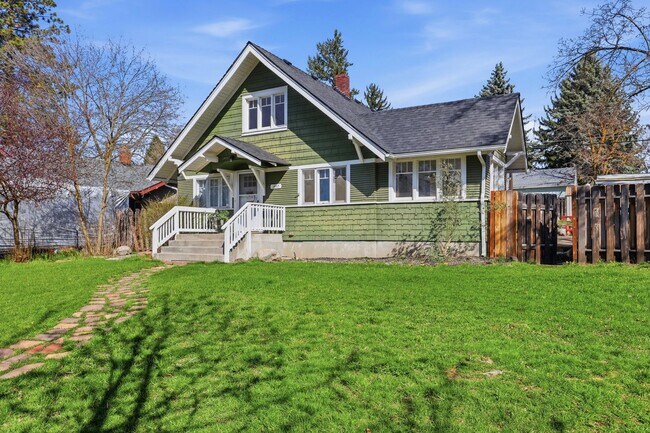 Building Photo - 3402 W Kiernan Ave