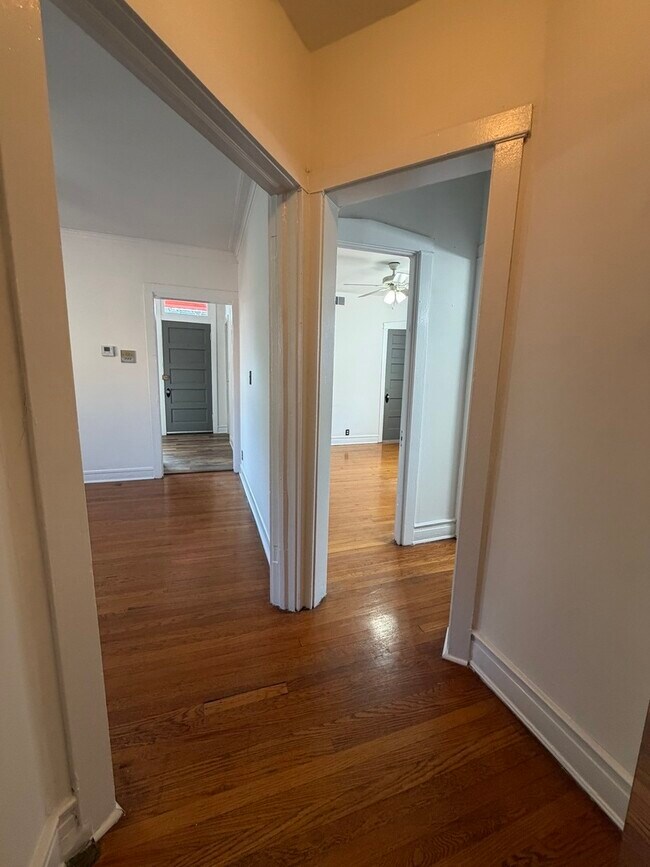 Foto del edificio - 3722 N Sheffield Ave