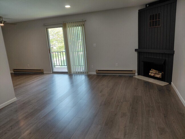 Building Photo - 7513 Woodview St