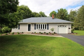 Building Photo - 5 Spruce Ln