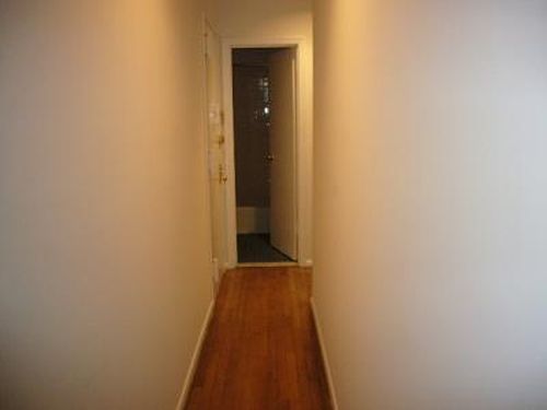 Building Photo - 401 E 76th St