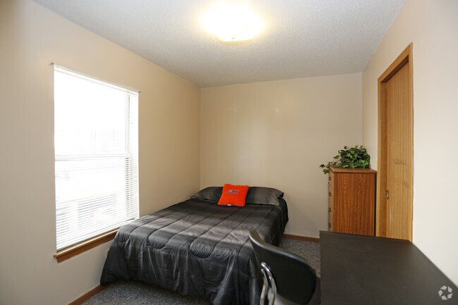 2HAB, 1BA - 634SF - Habitación 2 - Smith Apartments @ 1004 South Locust