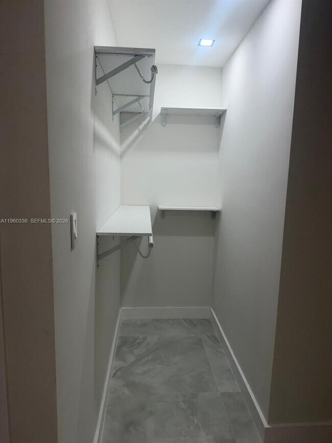 Foto del edificio - 67XX SW 134th St