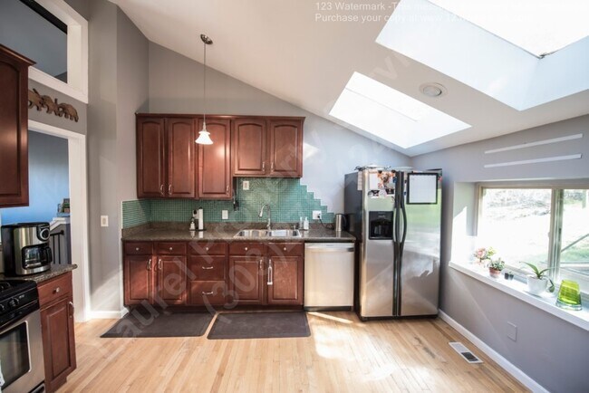 Foto del edificio - 993 Arrow Wood Dr