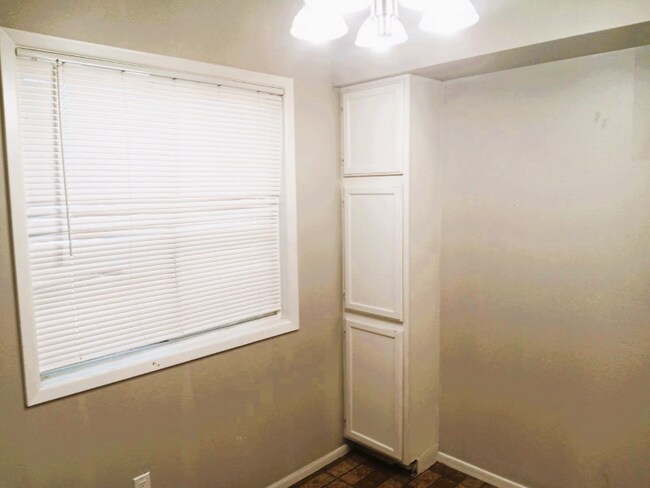 Foto del edificio - 272 W Viola St