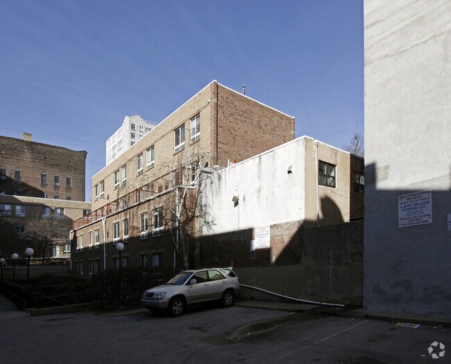 Foto del edificio - Dynasty Court Apartments