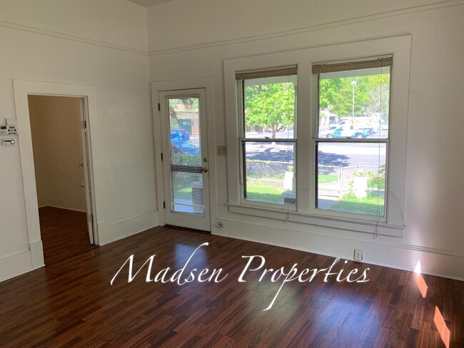 Building Photo - 397 E 6th St