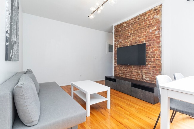 Building Photo - 319 E 95th St