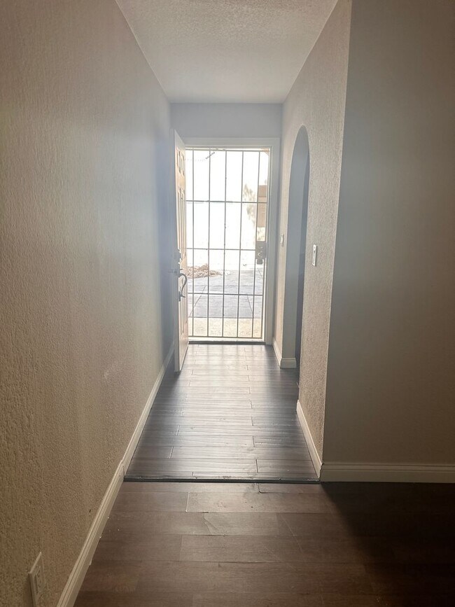 Foto del edificio - 1830 N Decatur Blvd
