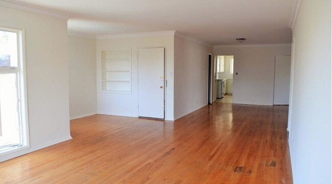 Building Photo - 558 Midvale Ave