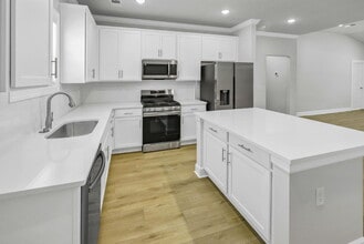 Building Photo - 6640 Satchelford Rd