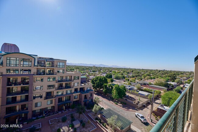 Building Photo - 17 W Vernon Ave