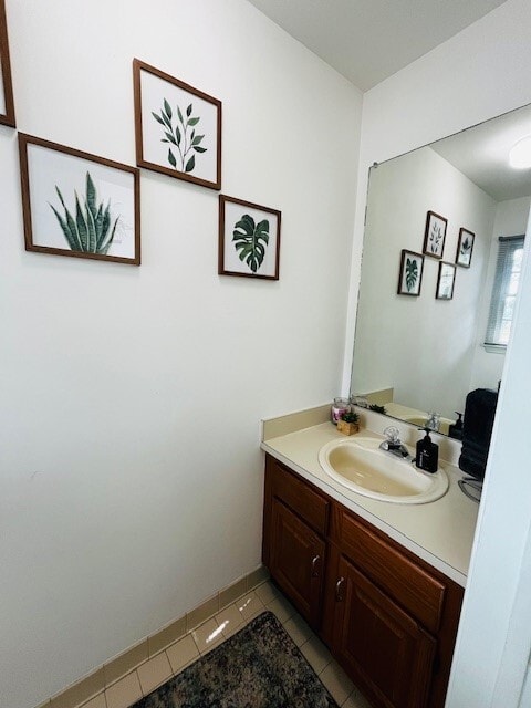 Half bath downstairs - 164 Milkweed Ct